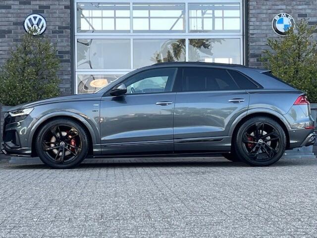 Audi Q8 55 TFSI MILD HYBRID Q. S-LINE - MAXTON - PANO - 4-W. BEST. - 22 INCH