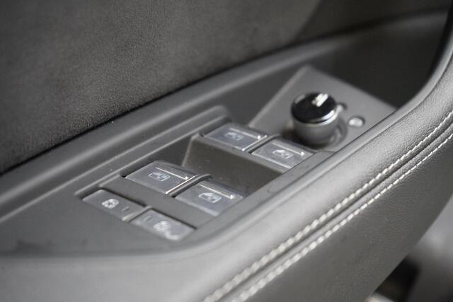 Audi Q8 e-tron 55 quattro 408pk S Edition 115 kWh | Head-Up | BTW | Panoramadak | Leder | Keyless | Trekhaak afn. | B&O