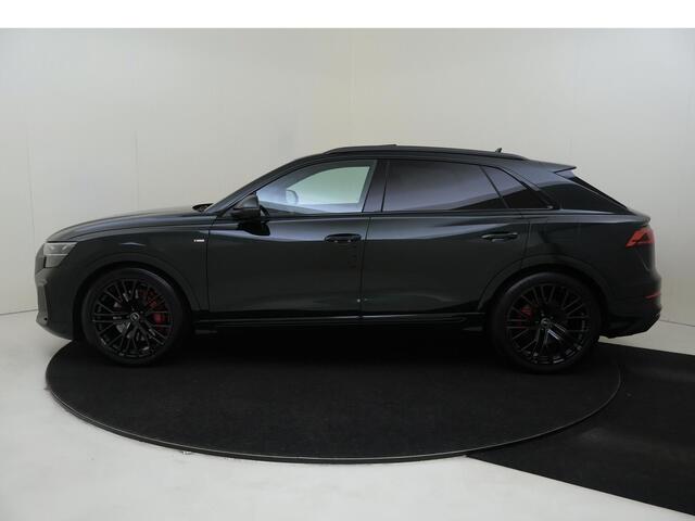 Audi Q8 55 TFSI e quattro Pro Line S Exclusive kleur Tiefgruen Pareleffect