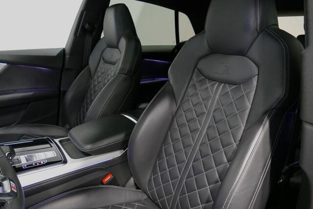 Audi Q8 55 TFSI e quattro Pro Line S / RSQ8 Diffuser / RSQ8 Grill / Maxton Design Bodykit V.2 / Panoramadak / RS Sportstoelen / Elektr. verstelbare voorstoelen + memory / Sport Luchtvering / Matrix LED / Ambienteverlichting plus / Apple Carplay - Android Auto / B