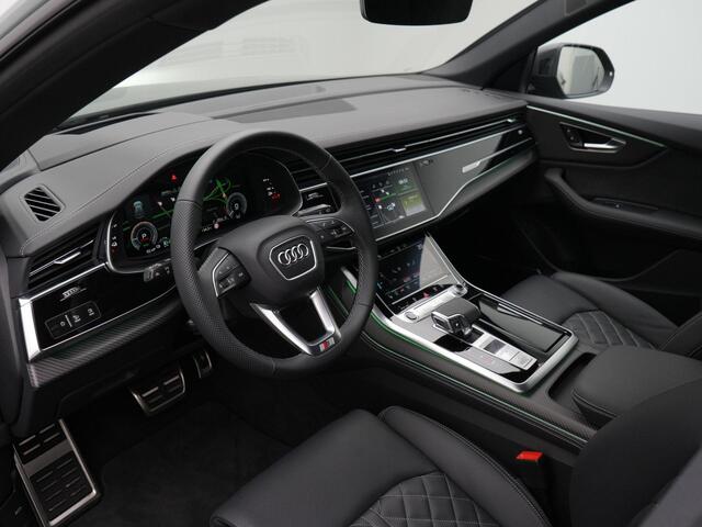 Audi Q8 60 TFSI e tiptronic quattro Pro Line S Competition | Goodwood Green(Audi Exclusive) | Panoramadak | Trekhaak | Vierwielsturing | Sportstoelen plus | Laser LED | Bang & Olufsen | Rondomzicht camera