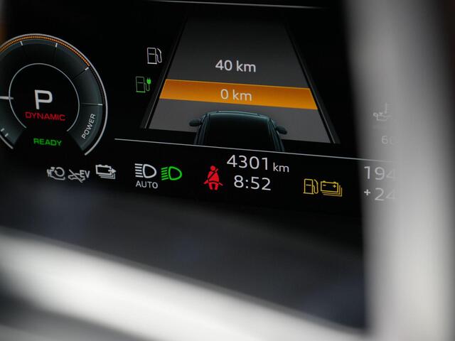 Audi Q8 60 TFSI e tiptronic quattro Pro Line S Competition | Goodwood Green(Audi Exclusive) | Panoramadak | Trekhaak | Vierwielsturing | Sportstoelen plus | Laser LED | Bang & Olufsen | Rondomzicht camera