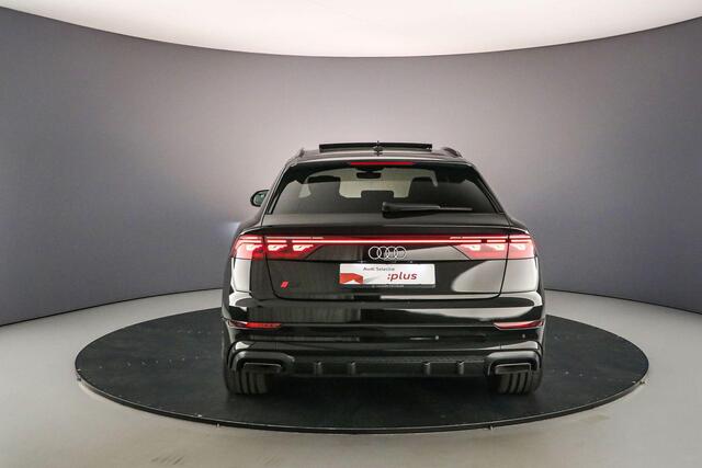 Audi Q8 55 TFSI e Pro Line S | Pano | B&O | RS Rood | Head Up | 23 inch | Tour/City | Trekhaak |