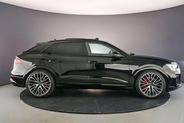 Audi Q8 55 TFSI e Pro Line S | Pano | B&O | RS Rood | Head Up | 23 inch | Tour/City | Trekhaak |