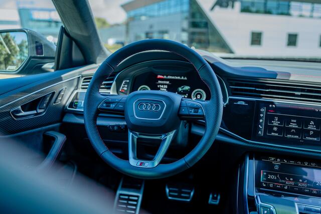 Audi Q8 60 TFSI e 557pk quattro ABT Aero Competition | Audi exclusive Dark Olive Green | Advanced onderstel | Panoramadak | S sportstoelen | B&O | Keyless | Uitgebreid leder pakket | Alcantara hemel | Carbon spiegels | Carbon interieur | ABT Power S | ABT IR23 v