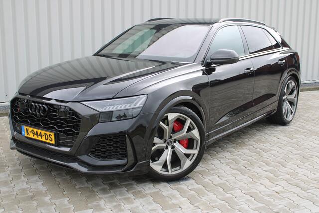 Audi Q8 4.0 TFSI RSQ8 quattro | Carbon in/exterieur | Keramische remmen | Bang & Olufsen | Stoelverwarming voor + achter | Stoelventilatie | Alcantara stuurwiel/hemel | 360° camera | Trekhaak |