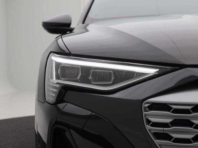 Audi Q8 e-tron 55 quattro 408 Pk Advanced Edition Plus 115 kWh | Camera | Panoramadak | Navigatiesysteem | LED | Trekhaak | Elektrische Achterklep | 21 Inch | 42.196 Km!
