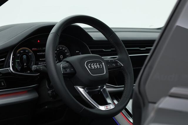 Audi Q8 60 TFSI e quattro S line Competition | Black Line | Pano | Luchtvering | HUD | Matrix LED | 22'' RS | 360cam |