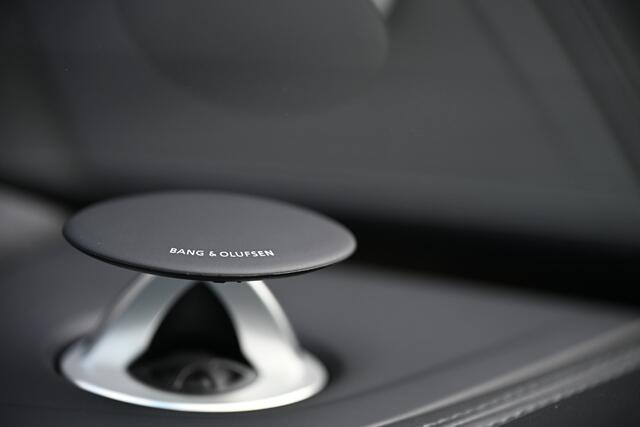 Audi Q8 55 TFSI QUATTRO PRO LINE S | BLACK OPTIC | S-SEATS | B&O ADVANCED | MASSAGE | STANDKACHEL | PANORAMADAK | 360 CAMERA | ALCANTARA | AMBIANCE VERLICHTING | KEYLESS | HEAD-UP | VIRTUAL COCKPIT | LUCHTVERING | STOELVENTILATIE EN -VERWARMING | EL. TREKHAAK | 4