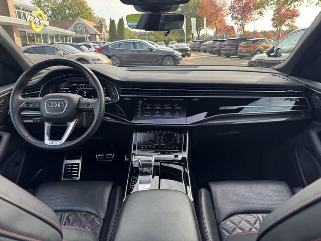 Audi Q8 55 TFSI quattro Pro Line S / Trekhaak / Panoramadak / 360Camera / Head-up / Luxe Leder / Carbon / 22'' / RS Seats / Keyless / Sfeerverlichting / Matrix LED / Stoelventilatie / Stuur+Stoelverwarming / DAB / ACC / Stoelm