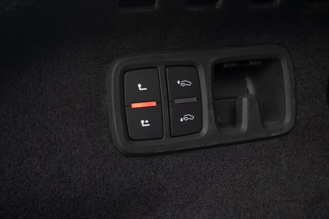 Audi Q8 60 TFSI e quattro Competition | SQ8 PANO CAM ACC LANE ASS TREKHAAK LUCHTVERING