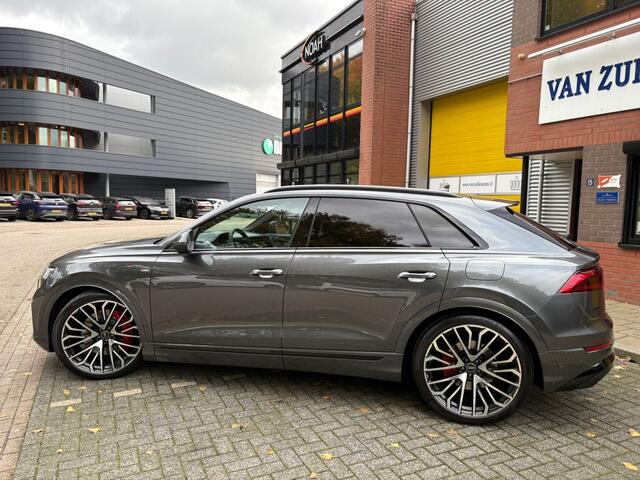 Audi Q8 55 TFSIe Quattro 394pk S-Line Pano 4W 23" Trekhaak B&O Soft Matr
