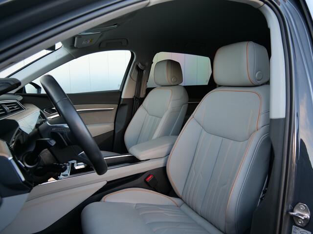 Audi Q8 e-tron 50 quattro S Edition 95 kWh 340 Pk Automaat Navi / Leer / DAB / Apple Carplay / Massage stoel