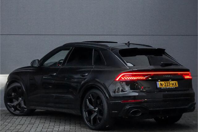 Audi Q8 4.0 TFSI RS Q8 Quattro Dynamic+ Keramisch Pano B&O Trekhaak Alcantara 23"