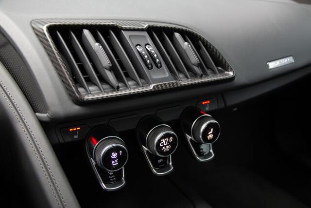 Audi R8 5.2 FSI V10 Quattro Plus 610PK | Ceramic Brakes | B&O | Carbon | Camera | Sportuitlaat | Drive Select | Alcantara | 20" | Stoelverwarming | Virtual Cockpit | Valcona Stiksel | Magnetic Ride | Dealer OH. | N.P ¤284.388.-