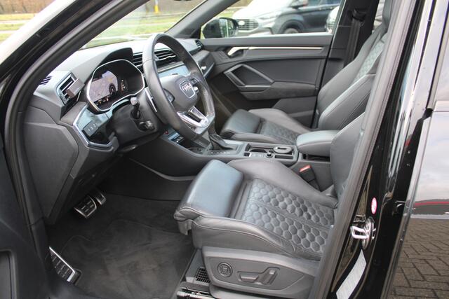 Audi RS Q3 Sportback TFSI RS - Pano - Matrix - 360 Camera - Sonos - ACC - Trekhaak - Black Plack - VOL - Rijklaar