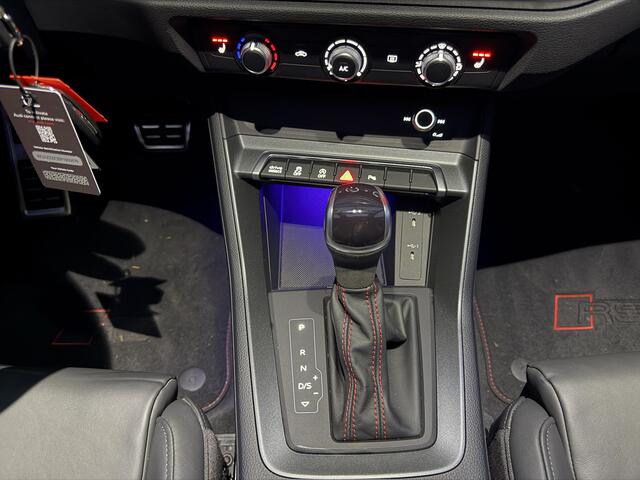 Audi RS Q3 Sportback RSQ3 TFSI PANO SFEER MATRIX RS STOELEN