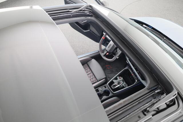 Audi RS3 Sportback 2.5 TFSI RS 3 quattro 400pk Panoramadak | RS-sportuitlaatsysteem | RS carbon glanszwart | topsnelheid 280 km/h | Adaptief onderstel