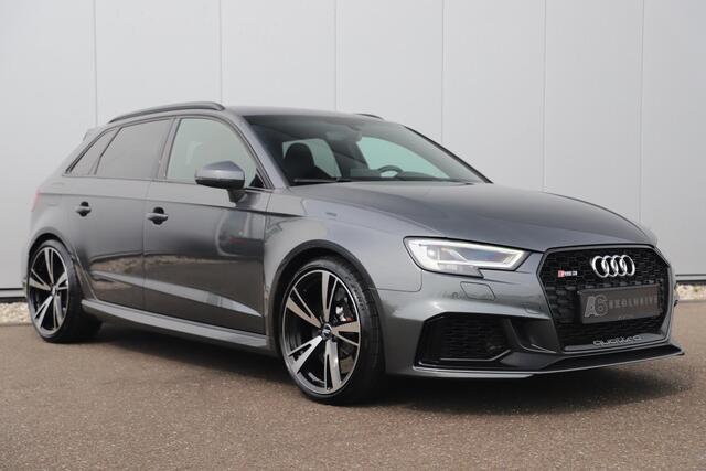 Audi RS3 Sportback 2.5 TFSI RS 3 quattro 400PK Automaat Geen Schadeverleden! Black Optic Virtual RS Sportstoelen RS Sport Uitlaat Bang and Olufsen LED Matrix 19 inch LMV Navigatie Clima Stoelverwarming Cruise Parkeersensors Keyless Entry Carbon Inleg