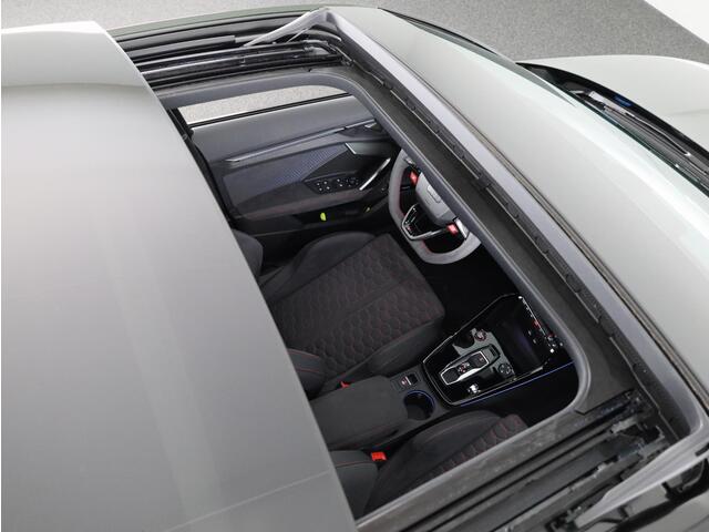 Audi RS3 Sportback 2.5 TFSI quattro 400pk Panoramadak | Schaal stoelen | Head Up Display | Sonsos audio
