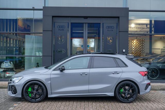 Audi RS3 Sportback 2.5 TFSI 400PK Quattro Hulk Panoramadak *BTW* Keramisch VOL! Massage B&O audio RS Dynamic