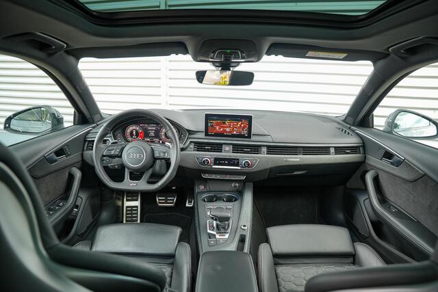 Audi RS4 A4 Avant 2.9 TFSI quattro Panoramadak B&O Keramisch Leer ACC Camera