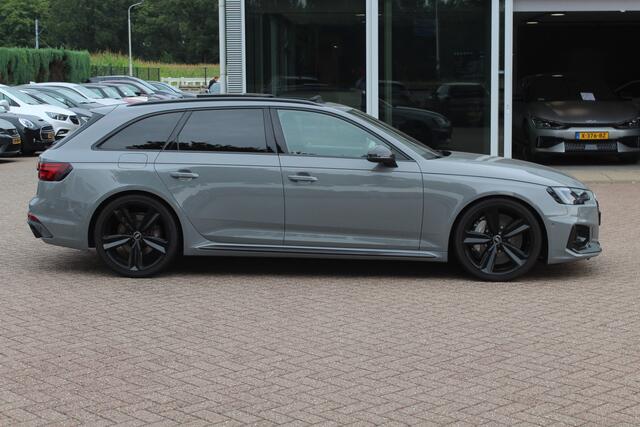 Audi RS4 Avant 2.9 TFSI quattro / Full option / Keramisch / Panoramadak / 360Camera / Carbon / Head-up / Sportuitlaat / 20'' / Luxe Leder / Dodehoek / Virtual Cockpit / Stoelmassage / B&O