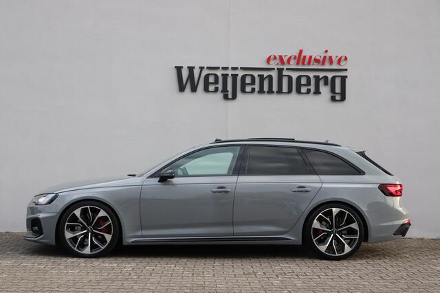 Audi RS4 2.9 TFSI Quattro Matrix Pano Massage Carbon