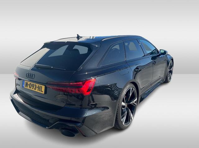 Audi RS6 Avant TFSI quattro / Trekhaak / Panoramadak / Keramisch / 360Camera / Head-up / Softclose / Standverwarming / B&O / Volleder / 22'' / Apple CarPlay / Achterasbesturing / Luchtvering / Dodehoek / DAB / ACC / St