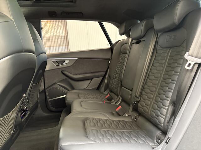 Audi RSQ8 4.0 TFSI quattro | Dynamic+ | Massage | Tour | City | HUD | Trekhaak | Panorama | Softclose | Essentials