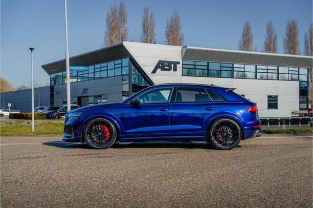 Audi RSQ8 ABT RSQ8-S 700 | ABT HR23 Glossy Black | Dynamic plus | carbon exterieur | Designo Mystic blauw (Audi Exclusive) | Keramische remmen | Panorama dak | alcantara hemel | RS design pakket ro Assistentie pakket plus | Uitgebreid leder pakket | Head-up | Massa