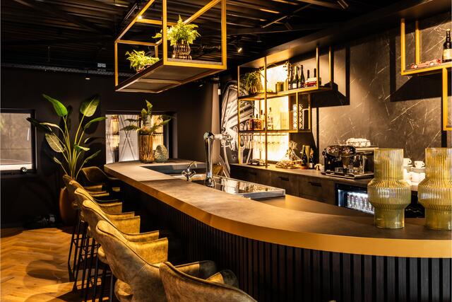 Audi RSQ8 4.0 V8 600PK URBAN | Keramische | 24" Vossen | 360Cam | ACC | Ventilatie | Head Up | B&O | Lane & Side Assist | Dynamic+ 305km/h | Softclose | Stuurverwarming | Keyless | Standkachel | Luchtvering | Matrix Led | Carbon | | Achterasbesturing | E.TH 3500KG