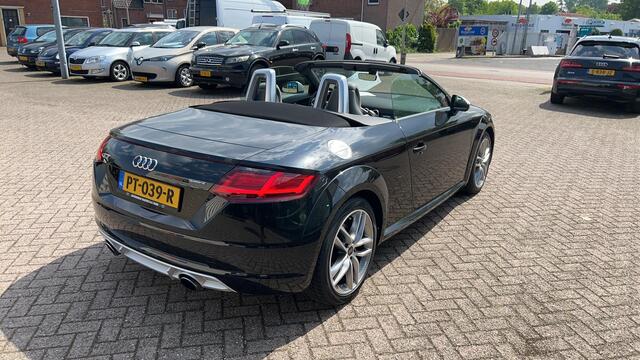 Audi TT Roadster 2.0 TFSI quattro Pro Line + S-tronic automaat 300pk quattro uitvoering. Alcantara bekleding, virtual cockpit