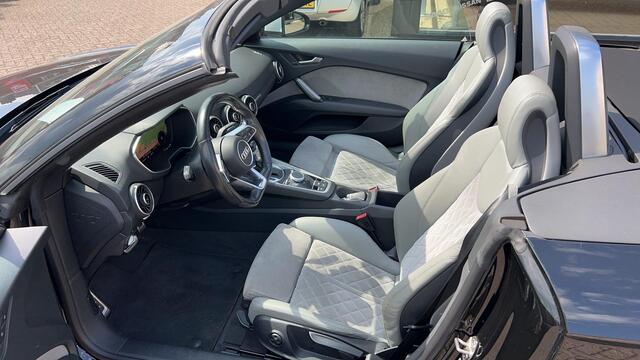 Audi TT Roadster 2.0 TFSI quattro Pro Line + S-tronic automaat 300pk quattro uitvoering. Alcantara bekleding, virtual cockpit