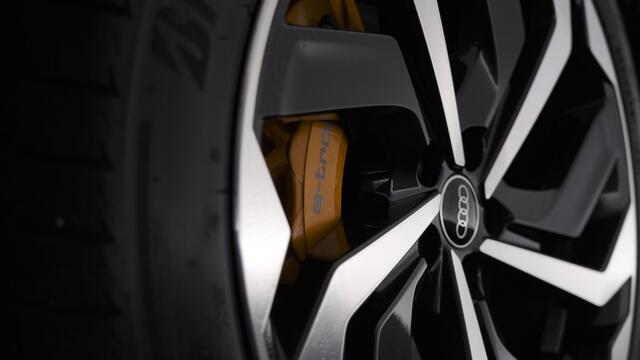 Audi e-tron Sportback 55 Quattro S Edition 95 kWh | Head-Up Display | Luchtvering | Elektronische Kofferklep | Camera