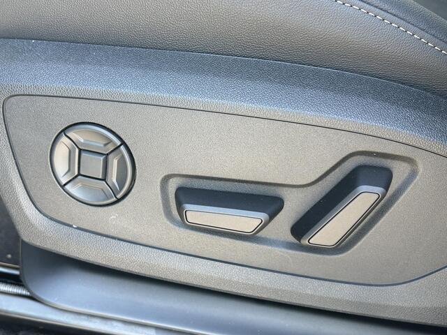 Audi e-tron Q6 S edition (B1) e-tron perf 100Kwh 225 kW / 306 PK | B&O | Luchtvering | Head-Up Display | Memory Seats | Trekhaak | Sfeerverlichting |