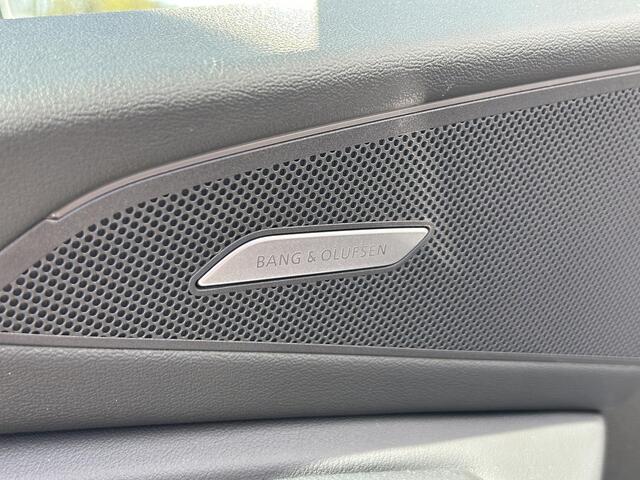 Audi e-tron Q6 S edition (B1) e-tron perf 100Kwh 225 kW / 306 PK | B&O | Luchtvering | Head-Up Display | Memory Seats | Trekhaak | Sfeerverlichting |