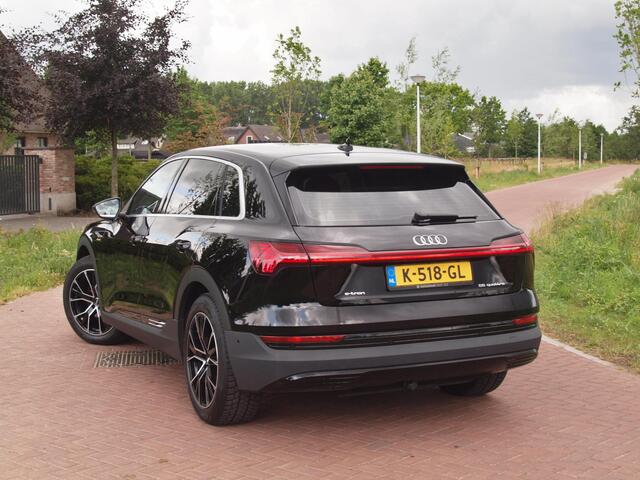 Audi e-tron 55 quattro edition 95 kWh | NL-Auto | Trekhaak | Parkeersensoren | DAB |