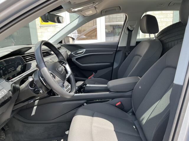 Audi e-tron 55 quattro edition 95 kWh / AUTOMAAT/ DIGITAL DASH/ CRUISE/ KEYLESS/ LUCHTVERING/ RIJ-MODI/ NAVI/ CLIMA/ DAB/ PARK. SENSOREN/ MATRIX/ BLUETOOTH