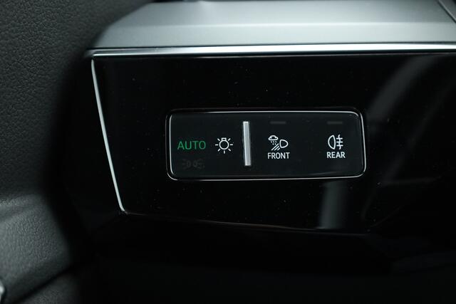 Audi e-tron e-tron 55 quattro advanced 95 kWh | Luchtvering | Adapt. Cruise | Voorstoelen Elek. | Camera