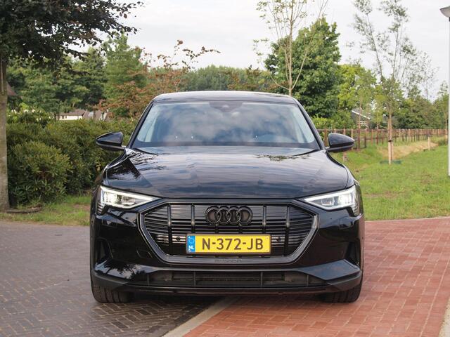 Audi e-tron 55 quattro edition 95 kWh | Cruise Control | Parkeersensoren | DAB | NL-Auto |