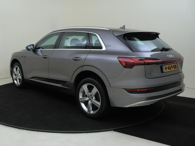 Audi e-tron e-tron 50 quattro Launch edition 71 kWh | Luchtvering | Navigatie Plus | Lederen bekleding | Elektrisch verstelbare voorstoelen | Parkeersensoren | Cruise control |