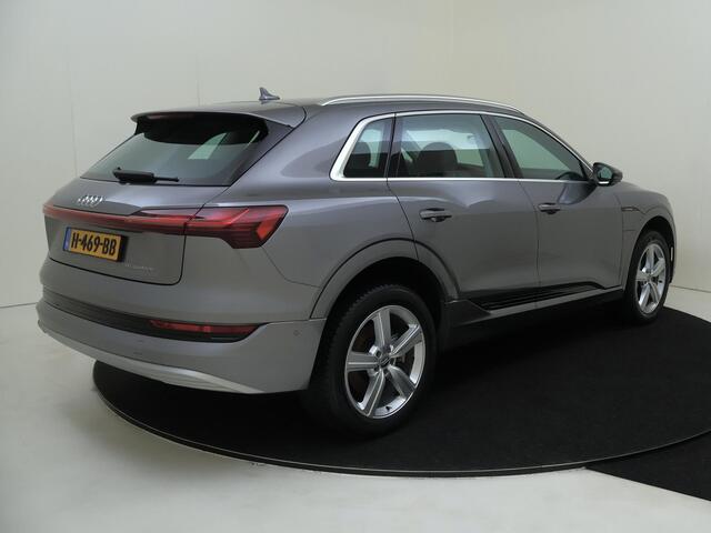 Audi e-tron e-tron 50 quattro Launch edition 71 kWh | Luchtvering | Navigatie Plus | Lederen bekleding | Elektrisch verstelbare voorstoelen | Parkeersensoren | Cruise control |