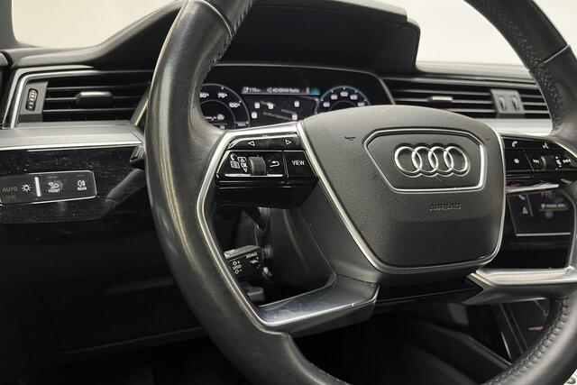 Audi e-tron 50 quattro Black edition | Blackpack | Panoramadak | 1e eigenaar |