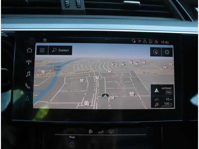 Audi e-tron 50 quattro Business edition Plus 71 kWh / Panoramadak / Sportstoelen