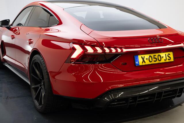 Audi e-tron GT RS 93 kWh | Dynamic pakket plus | Designpakket rood | Carbon | Clanck | Vossen | Assistentiepakket 'Plus' |