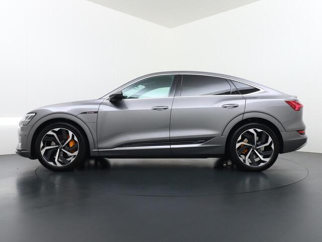 Audi e-tron Sportback 55 quattro Advanced edition 95 kWh VAN: 39.900,- VOOR: 37.440,- UW HERFSTVOORDEEL: 2.460,- | RIJKLAARPRIJS INCL. 12MND BOVAG | ADD. CRUISE CONTROL | CAMERA | LEDER