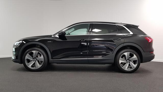Audi e-tron e-tron 55 quattro | Leder | Navigatie | Trekhaak | Led koplampen | Tour pakket | Virtual cockpit | Cruise control adaptief