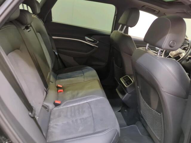 Audi e-tron 55 quattro S edition 95 kWh | Panorama | Trekhaak | 21 Inch |