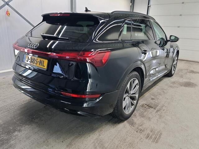Audi e-tron 50 quattro Business edition 71 kWh Navigatie Apple Carplay/Android Auto Camera Parkeersensoren Adaptive Cruise Control Full LED Lichtmetalen velgen Climate Control